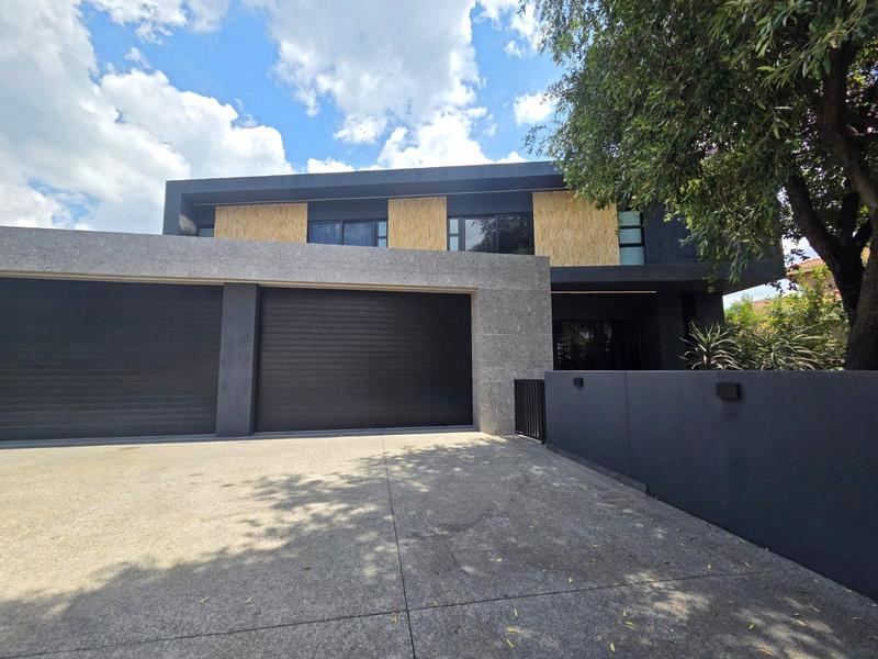 5 Bedroom Property for Sale in The Islands Estates North West